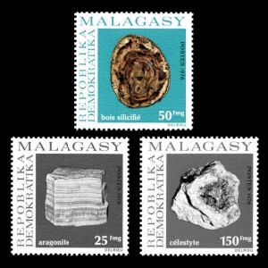 Petrified wood and minerals on stamp of madagascar 1976