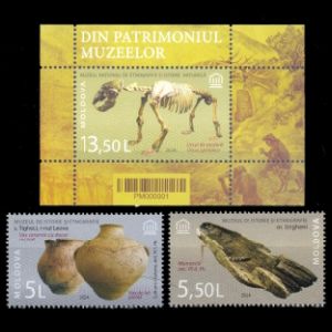 Prehistoric animals and humans on Souvenir-Sheet of Moldova 2024